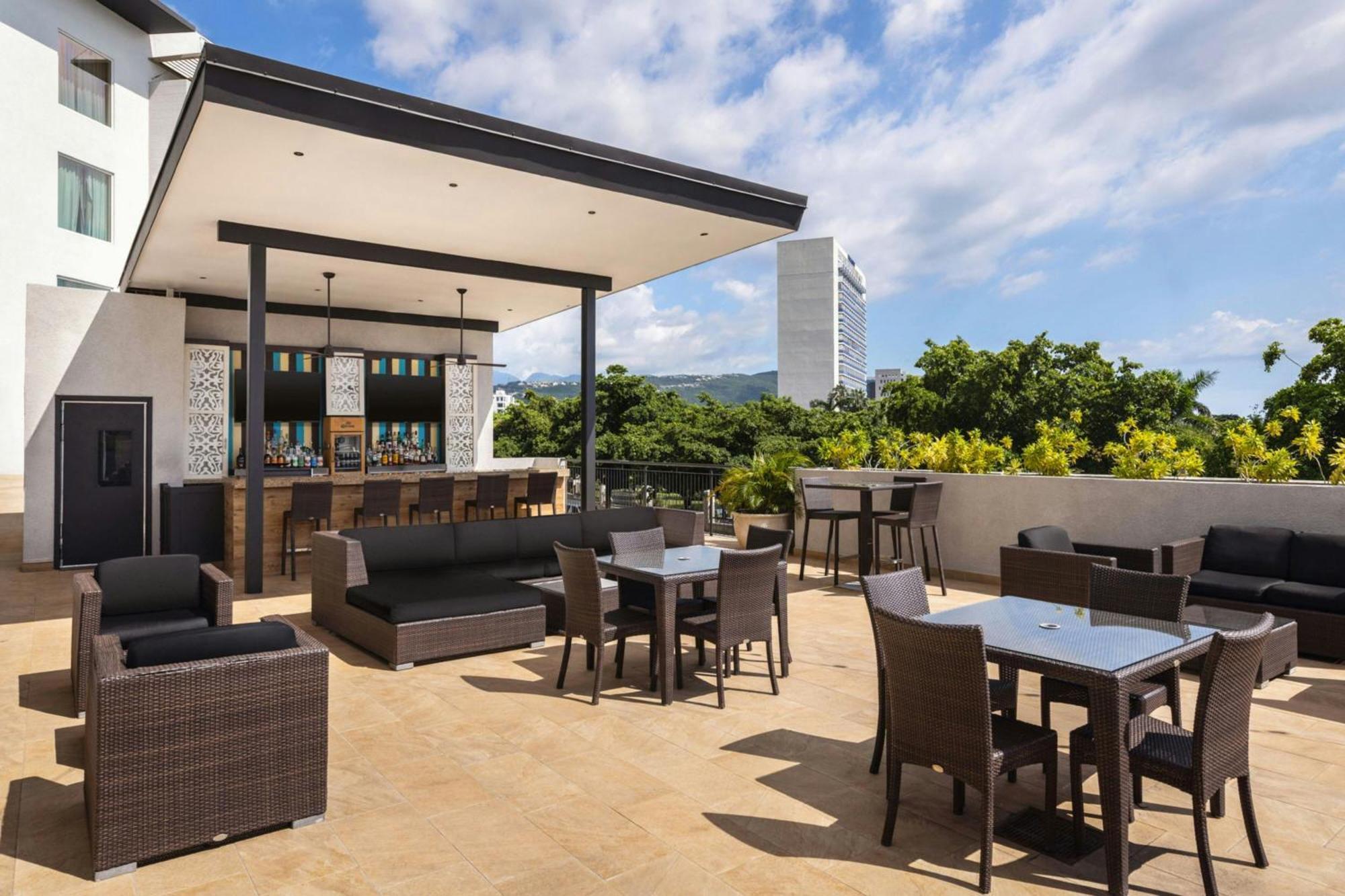 Hotel Courtyard By Marriott Kingston, Jamaica Exteriér fotografie