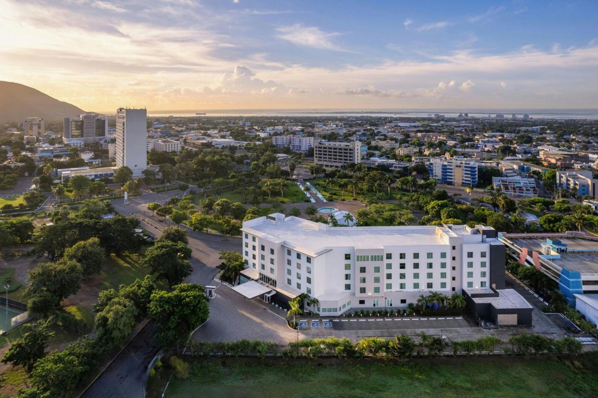 Hotel Courtyard By Marriott Kingston, Jamaica Exteriér fotografie